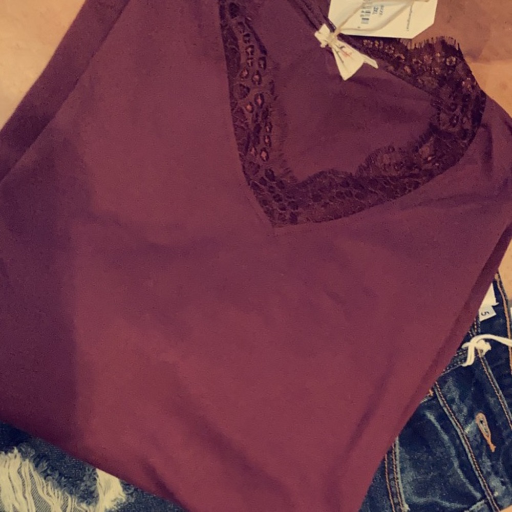 Lace neck